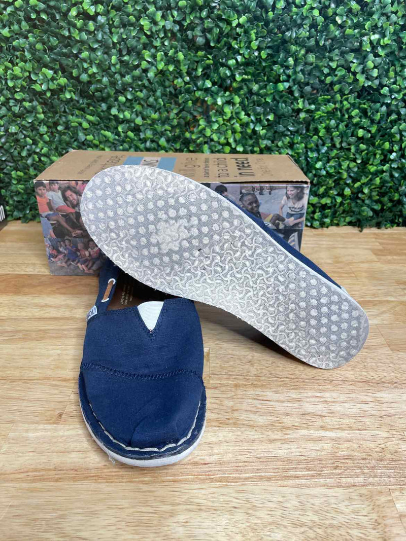 9.5 TOMS Shoes