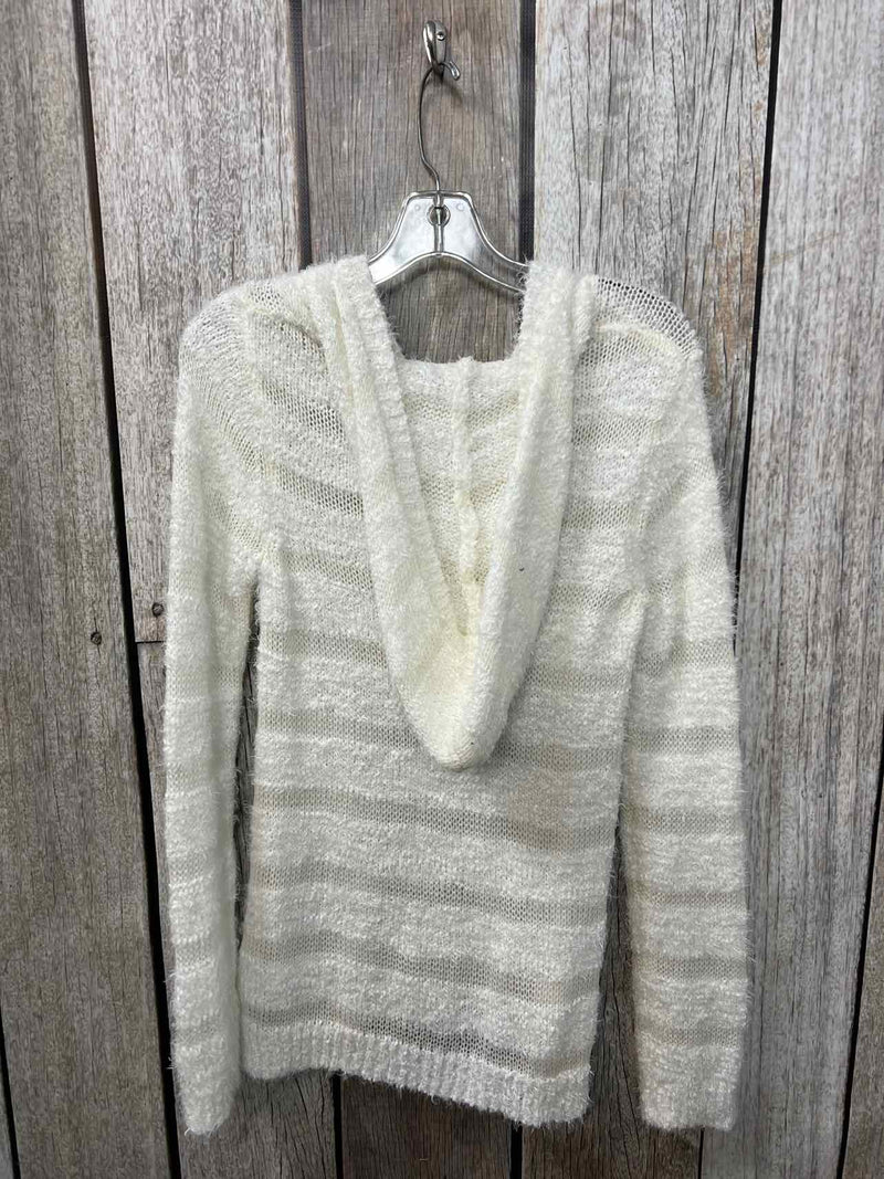 Almost Famous Size L Sweater
